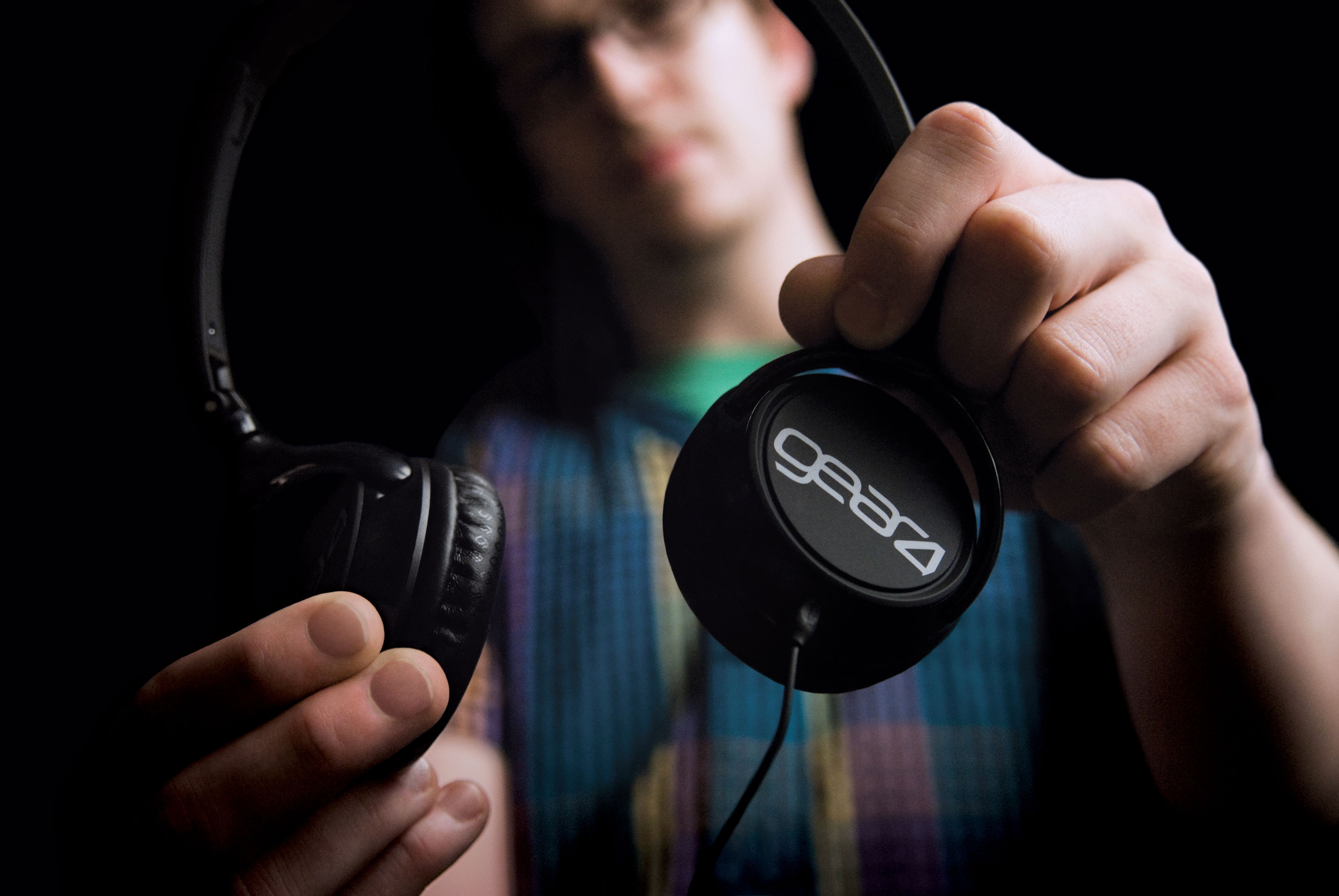 Gear4 GP01 On Ear Folding Headphones Amazon.co.uk Electronics & Photo