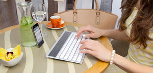 Logitech Wireless Solar keyboard K760