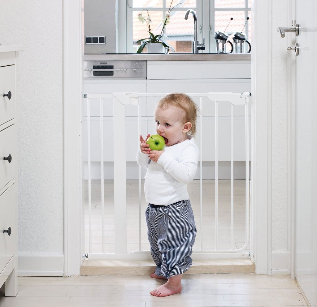 BabyDan Danamic True Pressure Fit Safety Gate (White) Amazon.co.uk