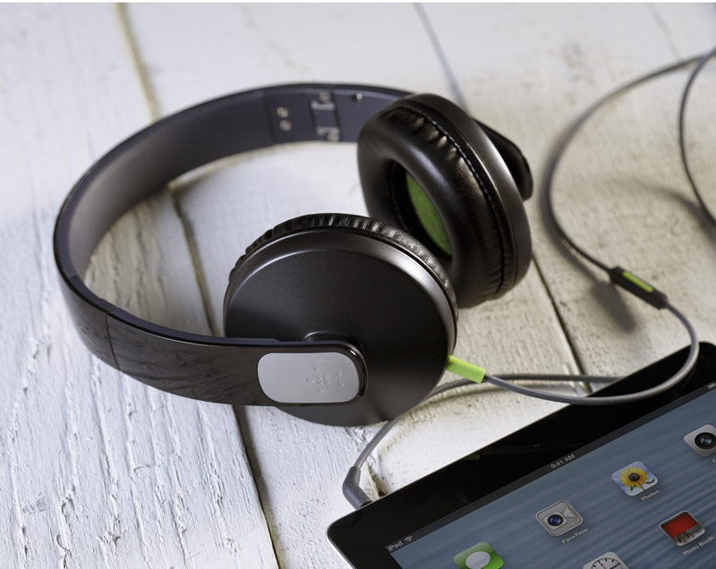 Belkin PureAV 009 Noise Isolating Over Ear Headphones with Mic for