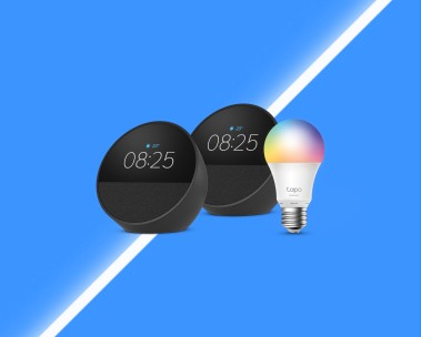 Cómpralos juntos por solo 123,98€. Dos Echo Spot y una bombilla intelligente Tapo E27