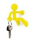 Colgador de llaves Fendii magnético con diseño de muñeco escalador, color amarillo 