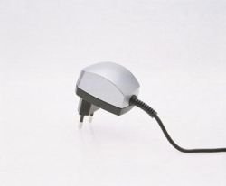 Preisvergleich Produktbild Peter Jäckel 55016 Mobile Device Charger
