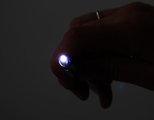 COM-FOUR® 2x 4-in-1 Kugelschreiber LED Lampe Zeigestab in Alu Geschenkbox (Rot – 2 Stück) - 5