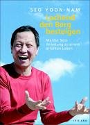 Lachend den Berg besteigen