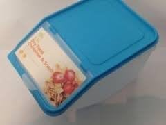 3.5 LITRE Dry Food Keeper With Scoop - KEEP FRESH (GREEN)