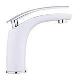 Die Armatur ist aus robustem Messing gefertigt und anschließend verchromt.