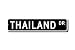 Produktbild qidushop Thailändisches Geschenk Thailand Schild Souvenir Thailand Native Thailand Urlaub Momento Straßenschild Metallschilder für Frauen Neuheit Blechschild Indoor Outdoor