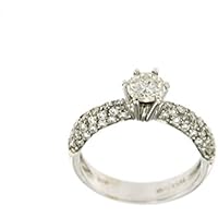 Ring aus Weißgold mit Diamanten