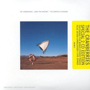 couverture de : Bury the hatchet