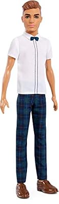Barbie Fashionistas poupée mannequin #117 Ken avec Chemise Blanche, nœud papillon et pantalon écossais bleu, jouet pour enfant, FXL64