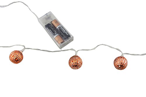 Dekorative und stilvolle LED Lichterkette “ MAGICAL MAROCCO “ mit 10 kupfer – farbenen Metall – LED Lichtern in warm weissen – zur Auswahl stehen mehrere Formen – aus Metall mit einem wundervollen ornamentartigem Muster versehen – batteriebetrieben – Gesamtlänge inklusive Zuleitung ca. 100-110 cm – für den Innen – Bereich geeignet – Neu – aus dem KAMACA-SHOP (Metall – Bälle klein 2,5 cm) - 2