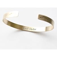 Soul Sister Messing Armreif außen mit Federn - bis 20 Zeichen