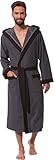 Schöner Herren-Hausmantel mit schwarzen Farb-Akzenten verfügt über zwei große Seiten-Taschen sowie eine kleine Innentasche mit Reißverschluss für Wertgegenstände wie Schlüssel und Geld