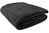 Ein kuschelweiches Plaid aus 60% Baumwolle und 40% Polyacryl lädt zu gemütliche Abende ein. Ein spezielles Produktionsverfahren verhindert eine statische Aufladung und die damit verbundenen kleinen Stromschläge.