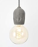 Die unkonventionellen Lampen verdanken ihre Bildqualität zu ihren reinen Materialien und schlanken Formen, vor allem, wenn sie mit den klassischen Edison-Lampen kombiniert werden.