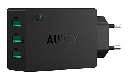Aukey PA-U35 3 Port 30W USB Wall Charger with Ai Power Smart Charging (Black) RS.880 (45.00% Off) - Amazon