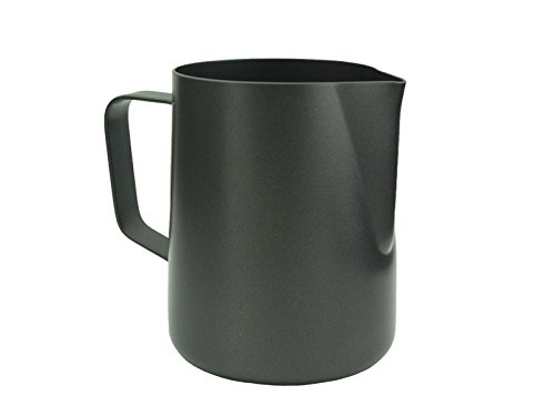 scarlet espresso | Milchkännchen »L'Art Modern Anthrazit« für Latte Art oder Cappuccino; aus 18/10 Edelstahl mit Antihaft-Beschichtung (innen & außen); hochwertiger Barista Pitcher (600 ml)