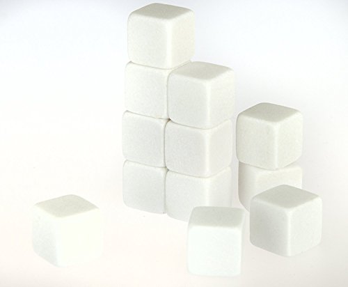 12 Whisky Steine (weiß & eckig) aus natürlichem Speckstein um Ihre Getränke „on the rocks“ zu genießen. Diese Whiskysteine sind der perfekte Eiswürfel und Kühlstein mit Stoffbeutel von Kobert-Goods