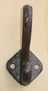 Kleiner stabiler Garderobenhaken Haken Doppelhaken Guss braun - 2