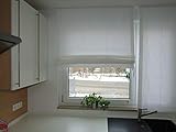 Dieses Rollo kann genau nach Maß und mit anderen Farben angefertigt werden. Kontaktieren Sie uns.