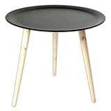 An den Tischen müssen nur noch die Füße angeschraubt werden, hierzu ist kein Werkzeug erforderlich