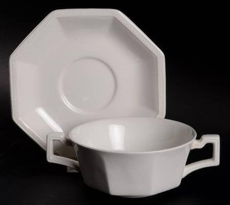 HERITAGE WHITE JOHNSON BROS SOUP CUPS &amp; SAUCERS - BOX OF 2 -NEW -