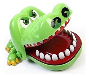 Preisvergleich Produktbild PREMIUM Crocodile Dentist Krokodil Spiel Kroko beim Zahnarzt KAYMAN Geschicklichkeitsspiel - Spaßgarantie für Groß und Klein