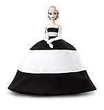 barbie collection noel 2018 Anlässlich des 60. Jubiläums der Barbie-Puppe kombiniert diese BFMC Puppe moderne Elemente mit einem klassischen Stil.