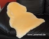 Baby-Lammfell 80-90 cm, in DEUTSCHLAND hergestellt. Medizinisch gegerbte Merino-Lammfelle in Spitzenqualität: besonders zart, kuschelig und geruchsarm. 30° waschbar. Bestens geeignet als Baby-Lammfell, für den Kinderwagen oder den Kindersitz im Auto. Spitzenqualität der Sie vertrauen können = Geschenkqualität. Deutsches Qualitätsprodukt! 80-90 cm - 5