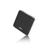 【 LEICHTEST】: Mit einer Minigröße von 8.2× 8.2× 1.5 (mm) und Gewicht von nur 160g ist es die leichteste 10000mAh Power Bank. Fast das halbe Gewicht im Vergleich zu anderen.