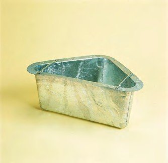 Stubbs-Steel-Corner-Manger-S2-One-Size