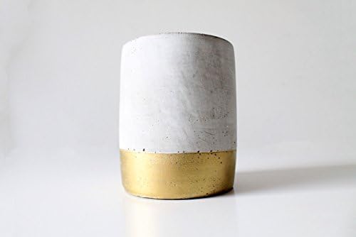 Azzavara 100% Natural Soy Candle, Clean Burning. Vanilla-Caramel Scent. With elegant and natural packaging gift