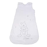Für den ruhigen Schlaf Tag und Nacht: Ärmelloser Ganzjahres-Schlafsack mit maximalem Wohlfühlfaktor und lizenziertem Winnie Puuh-Motiv für Jungen und Mädchen
