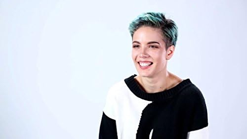 Remarkable Poster's Singer Halsey 12 x 18 Inch Poster Ultra HD Multicolour Unframed Rolled Print Great Wall Decor