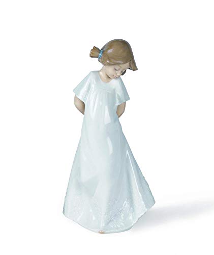 NAO Figura Camisón Ruborosa. Niña de Porcelana