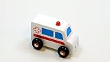 4er Set Mini Autos / Fahrzeug-Set bestehend aus: Feuerwehr, Krankenwagen, Taxi und Polizei / Material: Holz / Länge: ca. 8 cm - 5