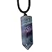 Produktbild Natur Fluorit Anhänger, 100% Natur bunt gestreift Fluorit Quarz Kristall Stein Point Heilung Sechskant Quarz Kristall Zauberstab, Behandlung Stone 3,5–4,3 cm Stein Spalte Form Anhänger