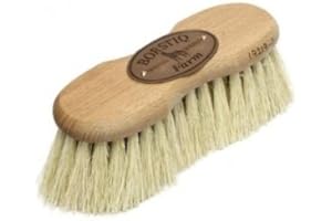 WILLIAM HUNTER EQUESTRIAN Borstiq Brosse Dure Pour Chevaux En forme de Banane Avec Des Soies Extra Longues. Soies Faites de Fibres Mexicaines. Avec Les Soies Longues Qui Permettent De Panser Au Fond De La Robe.