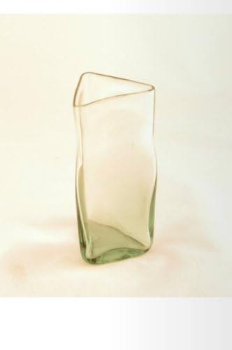 TIN FISH Triangular vase, recycled, handblown glass (15x6cm) - Clear