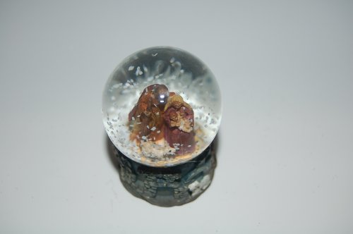 Gisela Graham One Small nativity snowglobe choose from 3 designs