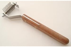 Mars Coat King Medium 8 blades, wood handle