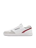 Reebok bietet einen langhaltigen Tragekomfort und steht für hohe Qualität zu einem fairen Preis.