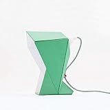  Lámpara de mesa de madera y papel estilo origami diseño geométrico. Elaborada y pintada a mano.