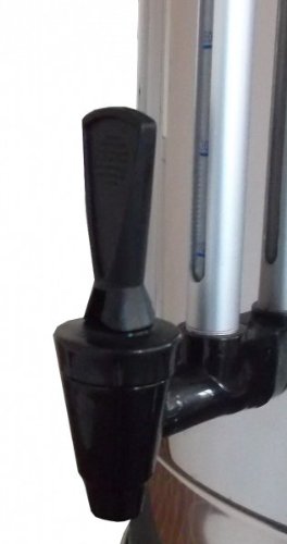 Beeketal ‚BGWK30‘ Gastro Glühweinkocher 30 Liter Volumen mit Füllstandskala, Zapfhahn und stufenlos regelbarem Thermostat (30-110 °C), Profi Edelstahl Wasserkocher mit 3000 Watt Leistung - 4