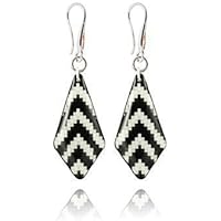 Moderne Ohrringe mit Schwarz-Weißen Zebrastreifen by Dragon Porter