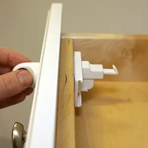 QDOS SURECATCH Adhesive Magnetic Cabinet Lock - Perfect Installation The First time - No Removing Drawers! No Drilling! No Tools Required! Only for Standard Framed Cabinets | 4 Locks + 1 Key | White