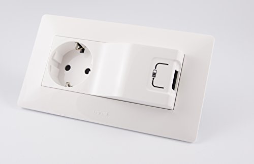 Preisvergleich Produktbild Legrand Unterputz Schuko Steckdose mit USB Ladegerät mit Rahmen