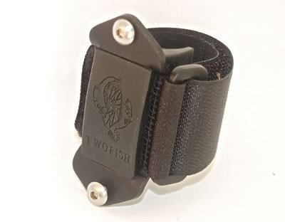 TWOFISH - 'Quick Cage' Adapter für Flaschenhalter / Trinkflaschenhalter zur schraubenlosen Befestigung am Rahmen