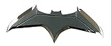 La réplica de Batman Batarang 1:1 es una adición imprescindible a tu colección.